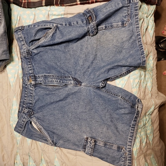 Wrangler Other - Men's cargo shorts size 42 Wrangler Other - Men's cargo shorts size 42